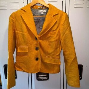 yellow blazer